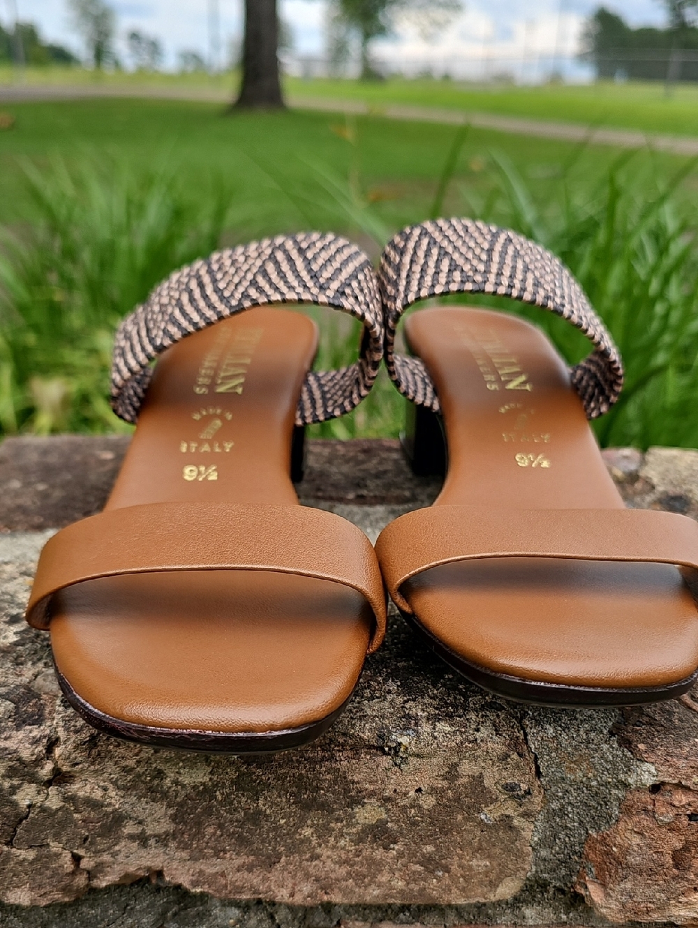 Italian Shoemakers Brown Block Heeled Sandals - Picture 7 of 11